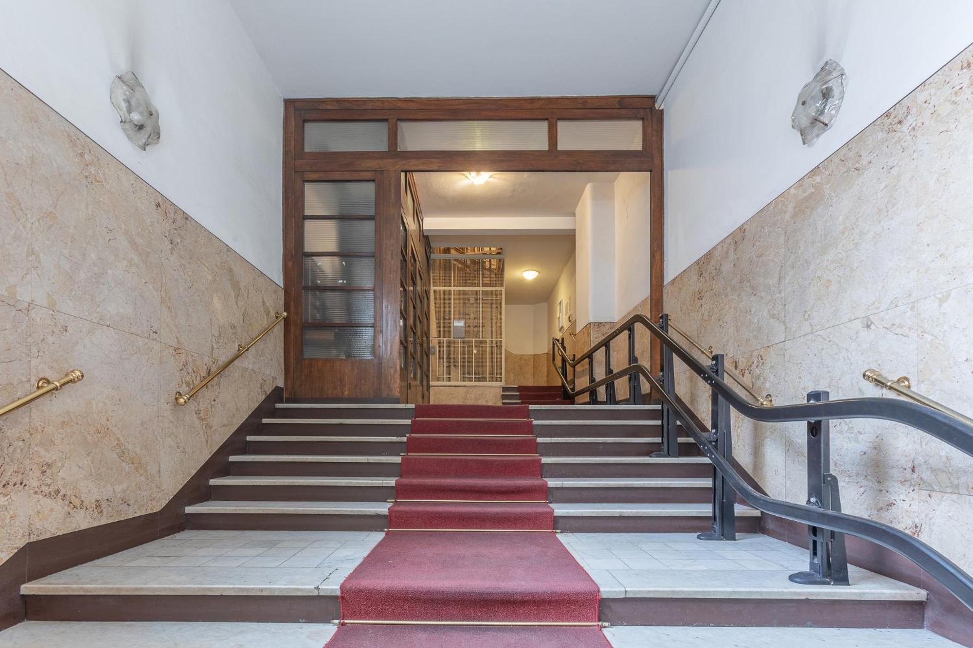 Matinum Central & Spacious Apartment Болоня Екстериор снимка