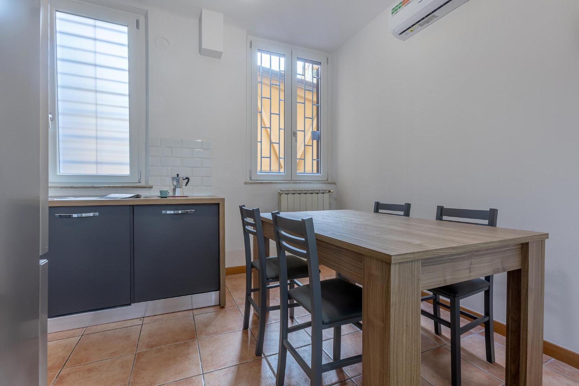 Matinum Central & Spacious Apartment Болоня Екстериор снимка